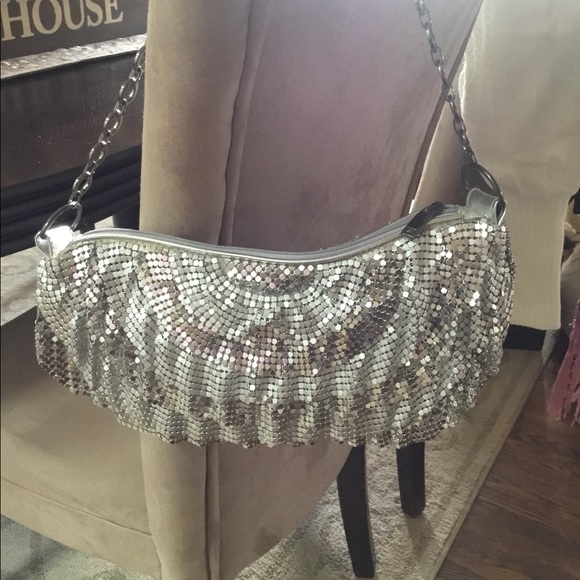 Silver Chainmail Bag - Picture 2 of 4